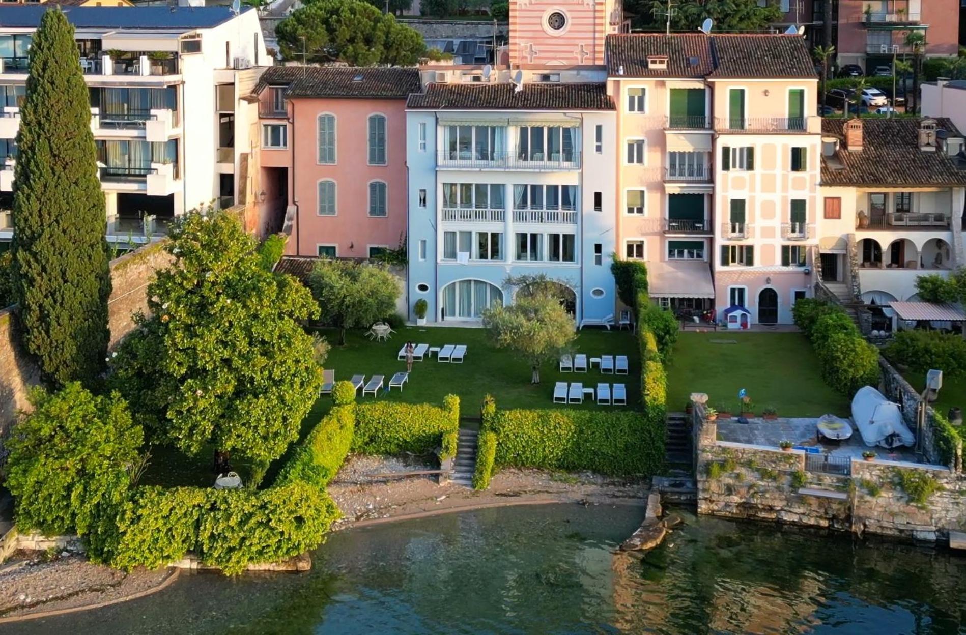 Luxury Lakeside Apartment Right On The Water Salò Exterior foto