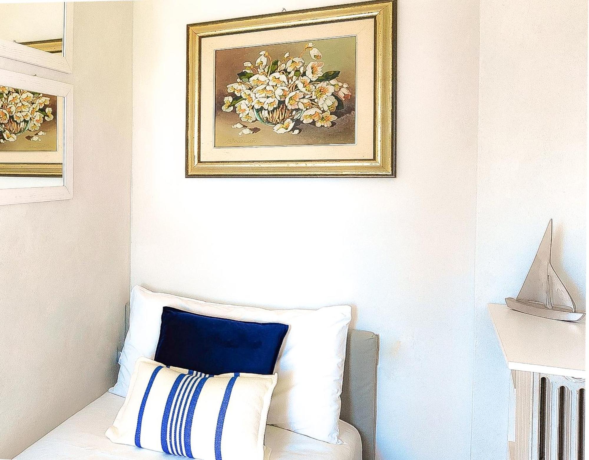Luxury Lakeside Apartment Right On The Water Salò Exterior foto