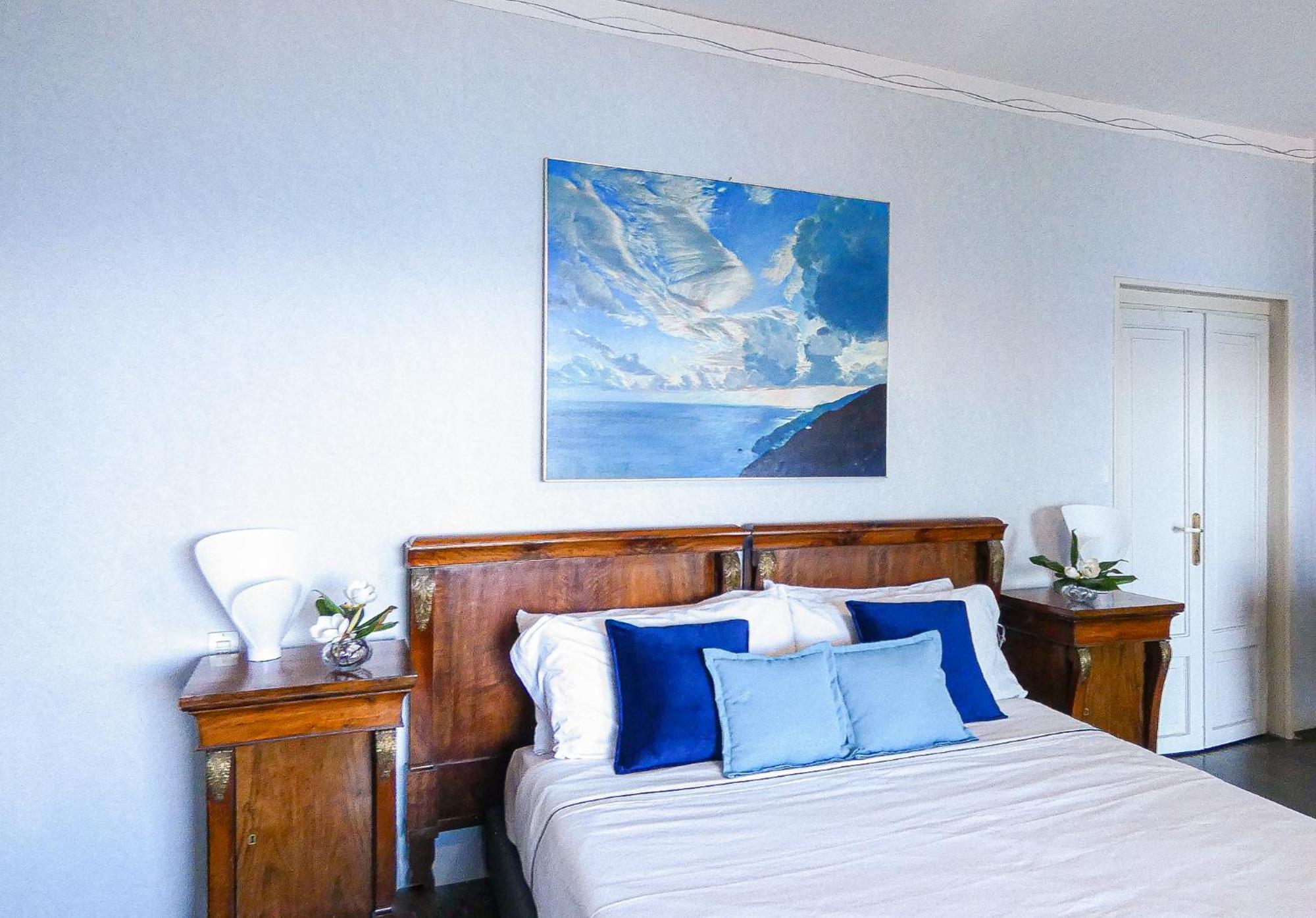 Luxury Lakeside Apartment Right On The Water Salò Exterior foto