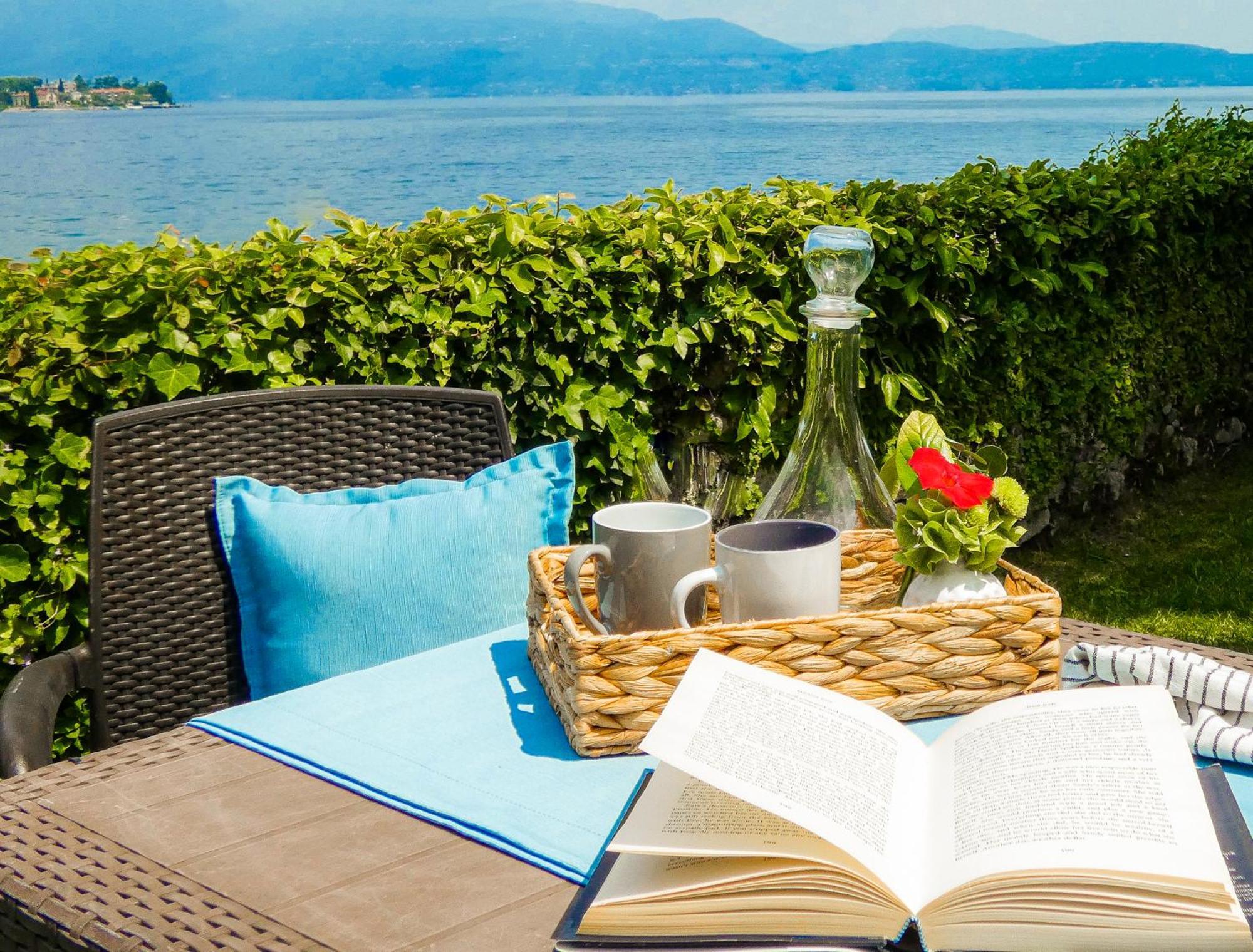 Luxury Lakeside Apartment Right On The Water Salò Exterior foto